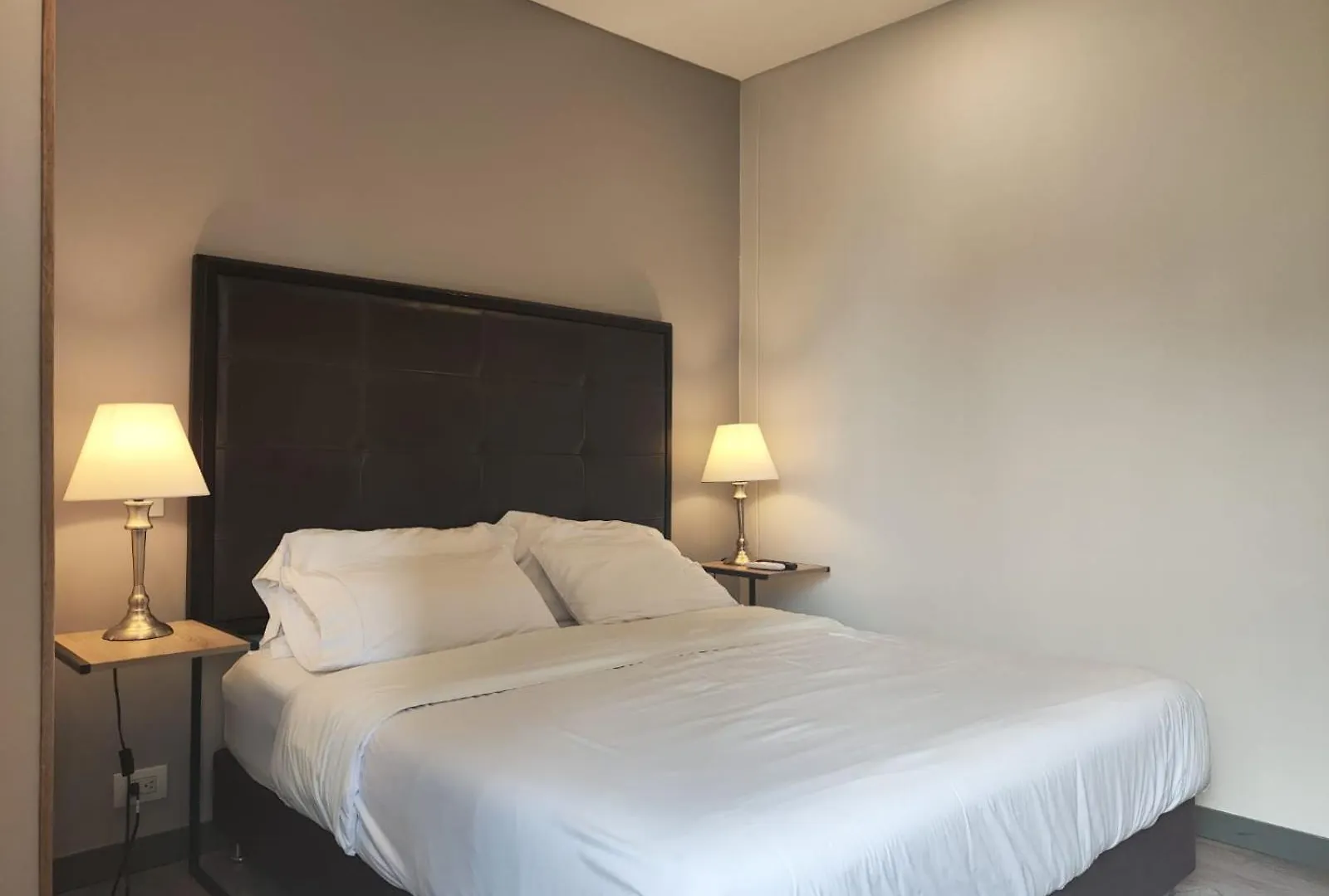 Tropical Confort Suite Poblado Medellín 0*,  Colombia